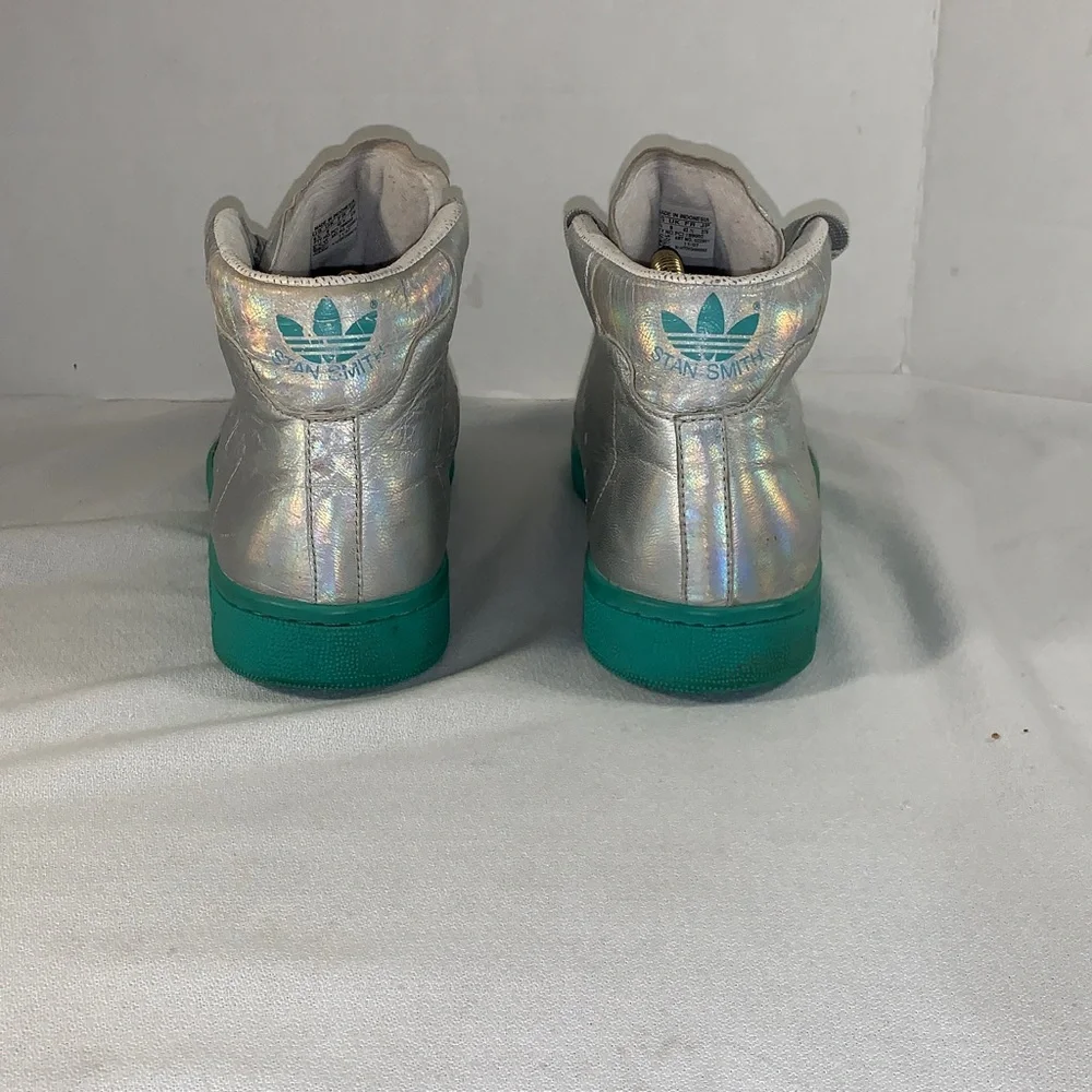 Adidas Men’s 2007 Consortium Stan Smith ‘Mid Pearl’ silver/Teal Sneakers